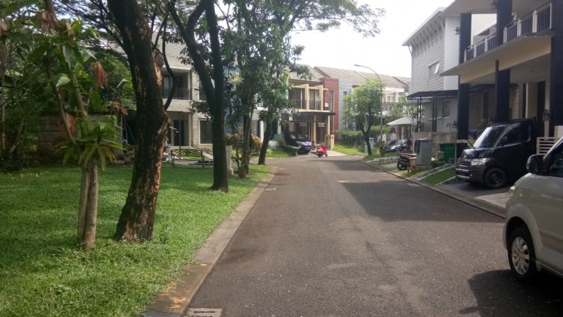 Rumah Nyaman dan Siap Huni di kawasan Cluster Emerald, Bintaro