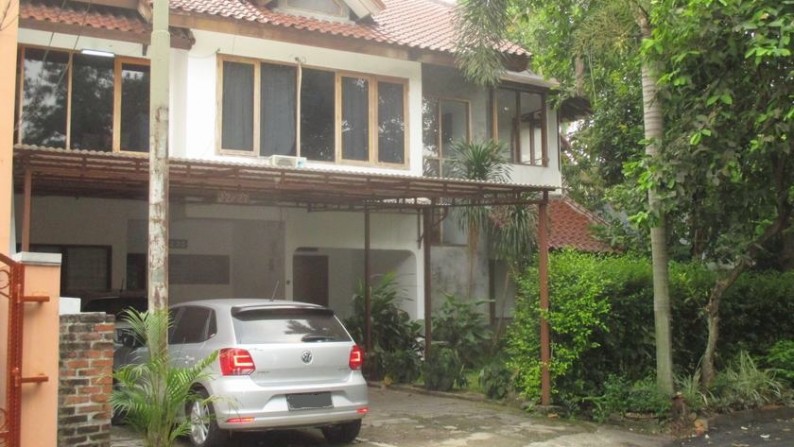 Dijual rumah di Villa Melati Mas, Strategis, Tengah Kota, Murah, Siap huni