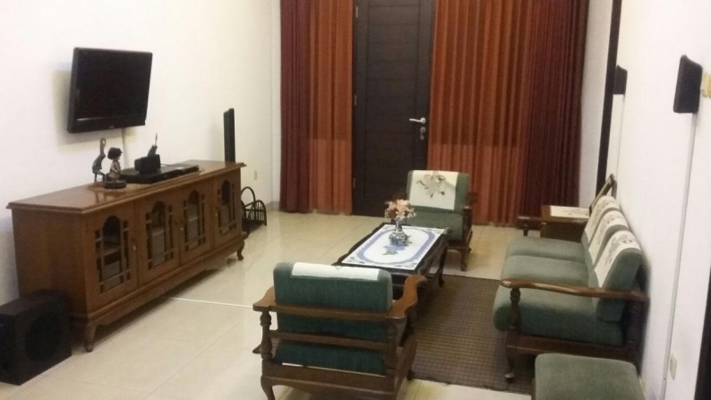 Rumah 2 lantai  bagus dan asri, lokasi Ok di Green Ville Jakarta Barat