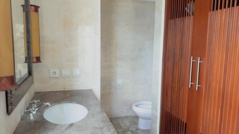 Large Living Villa at Jimbaran Complex, 1 min to Jimbaran Beach