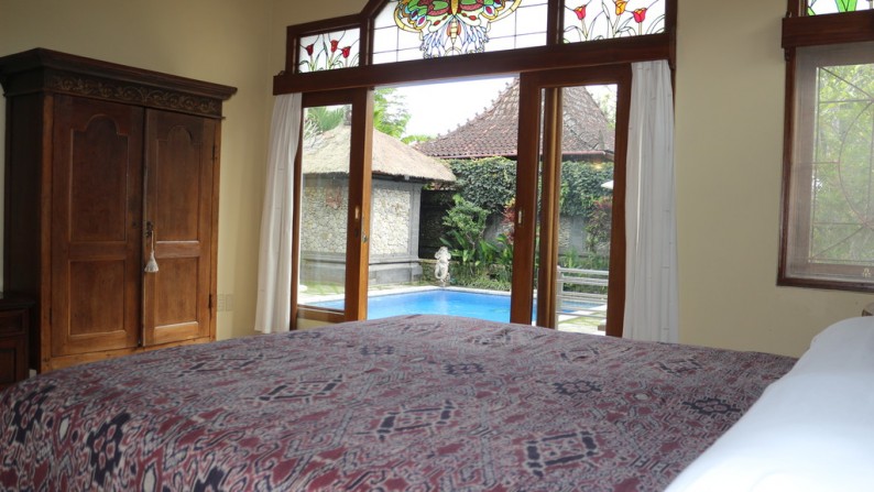 A Beautiful 4 bedrooms Villa with Extra Joglo on 470 sq m of Freehold Land For Sale just 8 Minutes from Ubud Center