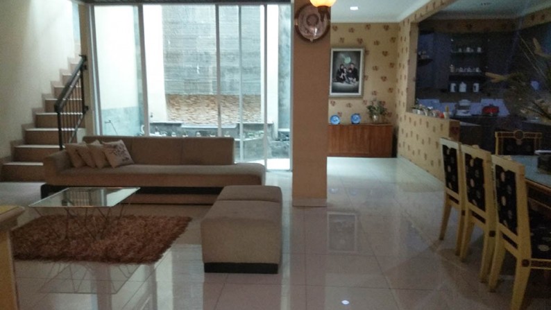 Rumah Villa Menara Kelapa Gading, Kolam Renang, Furnish, Luas 235m2