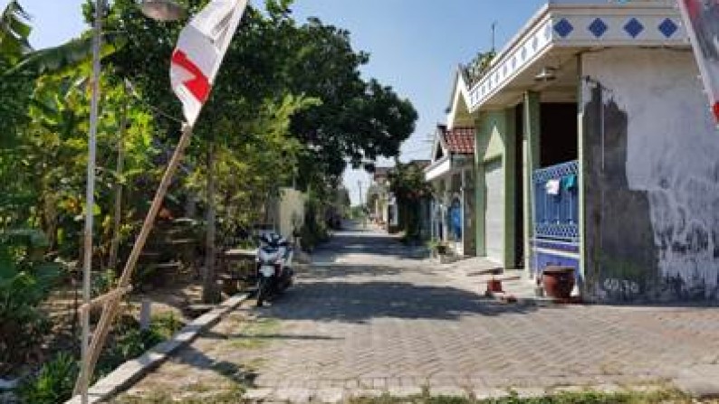 Tanah di Kandangan Gunung Pertiwi, bentuk huruf \" L \" Jalan sudah Paving, Sertifikat Hak Milik