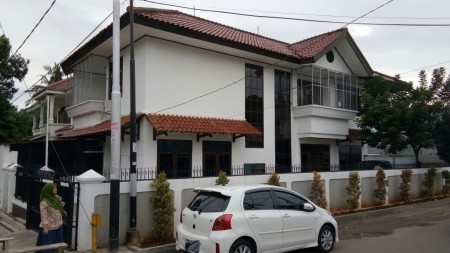 Rumah Bagus Harga Dibawah Pasar Di Area Bintaro