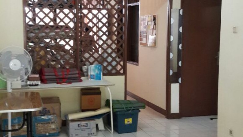 Rumah siap huni,bagus,di Bintaro Jaya Sektor 4, dekat sekolah Al Azhar, sekolah Ricci, sekolah Pembangunan Jaya, mal Bintaro Plaza, mal Bintaro Plaza