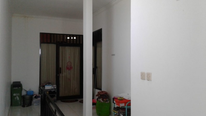 Rumah Kost  Dengan Rumah induk