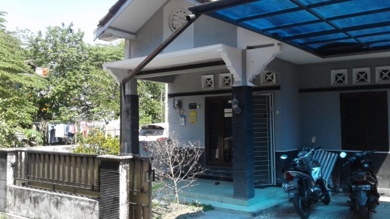 Rumah Kost  Dengan Rumah induk