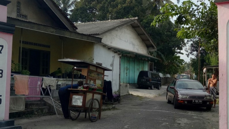 RUANG USAHA LOKASI STRATEGIS DI JL MAGELANG KM 11,2