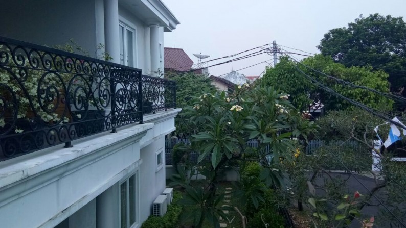 Rumah Mewah di Perumahan Migas Kebon Jeruk Jakarta Barat