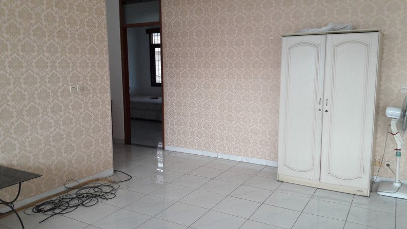 Rumah 2 Lantai dekat Universitas Maranatha , Semi Furnished