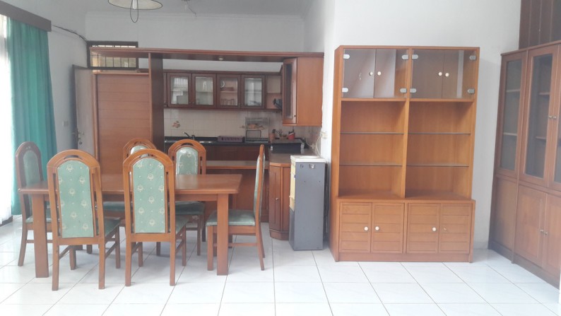 Rumah 2 Lantai dekat Universitas Maranatha , Semi Furnished