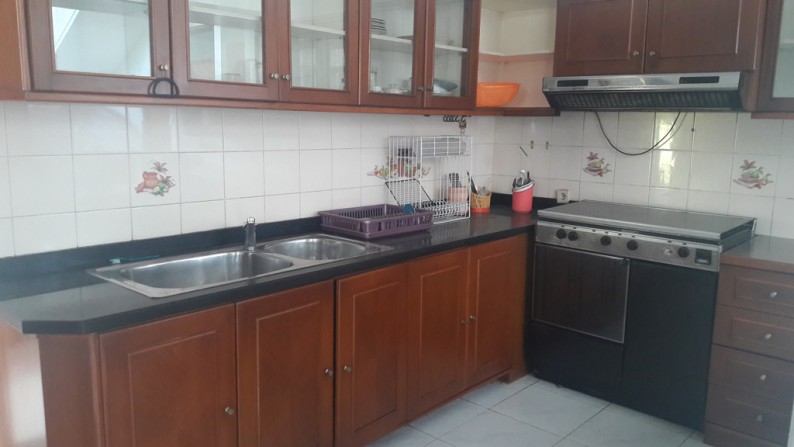 Rumah 2 Lantai dekat Universitas Maranatha , Semi Furnished