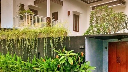 Villa Cantik Terawat di Jimbaran Bawah, Dekat Pantai Jimbaran