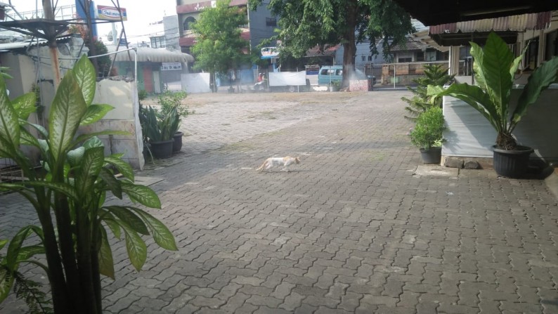 Ruang Usaha di Utan Kayu, MAtraman