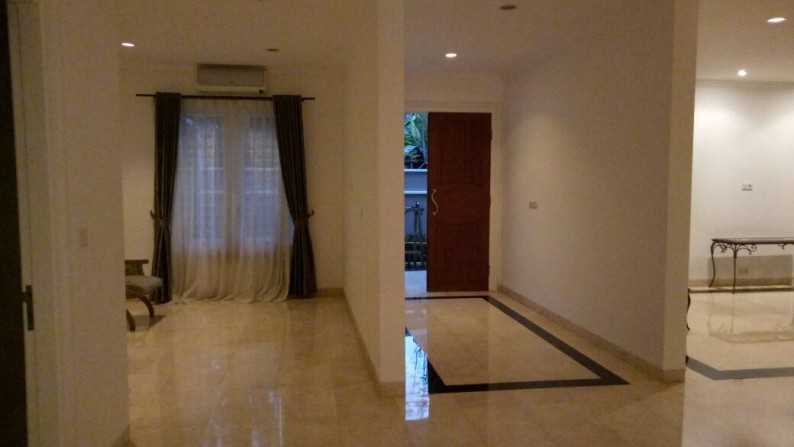 Dijual Rumah Jl Kesehatan III , Bintaro Jakarta Selatan