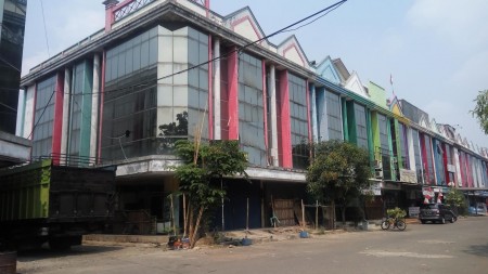 Rukan Hoek 3,5 Lantai, Lokasi OK, Harga Nego di Cipondoh Tangerang