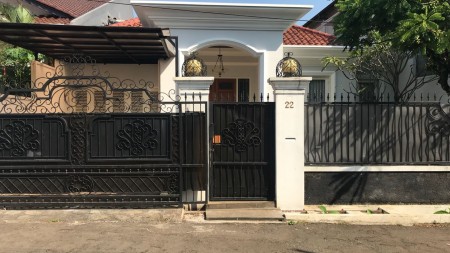 Rumah bagus Di Jl Mampang Prapatan, Jakarta