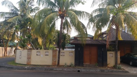 Rumah Nyaman dan Siap Huni di Kawasan Graha Taman, Bintaro