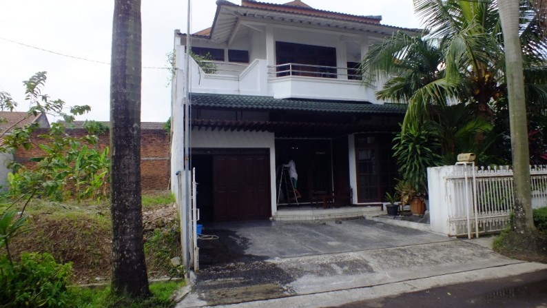 Rumah asri di sektor 1 Bintaro Jaya, DKI