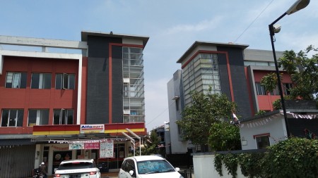 RUKO MINIMALIS 4 LANTAI COCOK UNTUK KANTOR, 75JT/THN NEGO, MURAH!!!