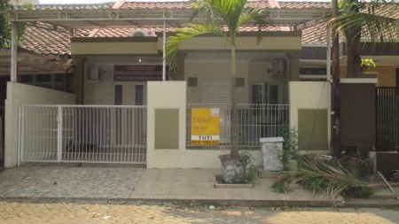 Dijual rumah di Jl. Pahlawan Seribu Villa Serpong BSD City