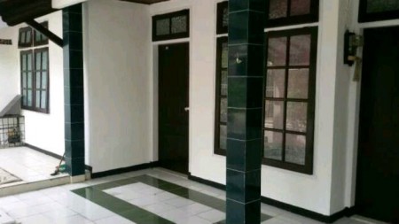 disewakan rumah rungkut murah