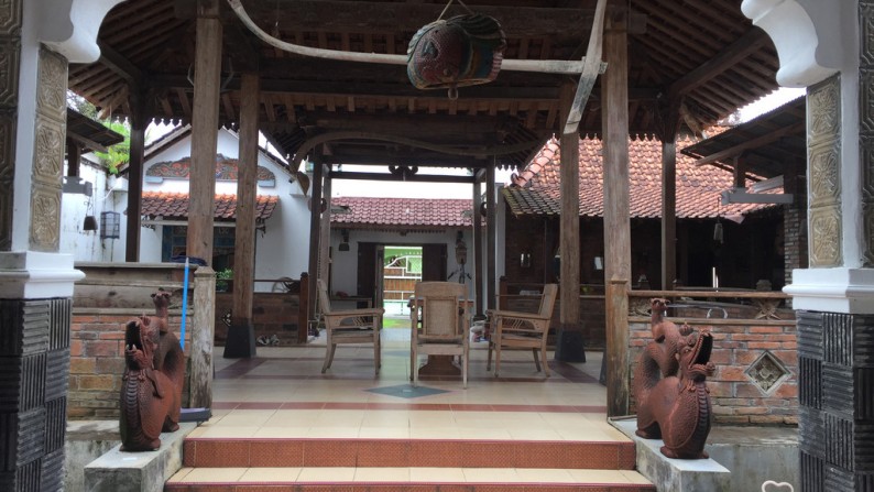 RUMAH ANTIQUE DI CANDI GEBANG , BARAT JOGJA BAY  COCOK UNTUK HOMESTAY/RUMAH TINGGAL.