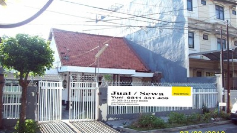 Rumah Bagus + Terawat, Lokasi Tengah Kota, Siap Huni, Bisa untuk Rumah Tinggal / Kantor / Klinik / Resto dsb (Bisa Sewa) - YA -