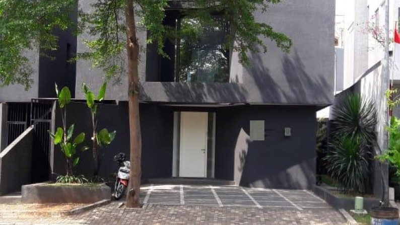 Rumah di Pesanggrahan Jakarta Selatan