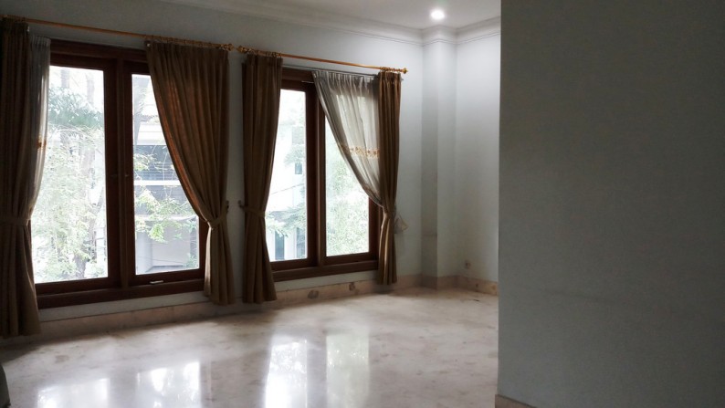 Dijual Rumah  Mewah  bagus  di Area Mega Kuningan