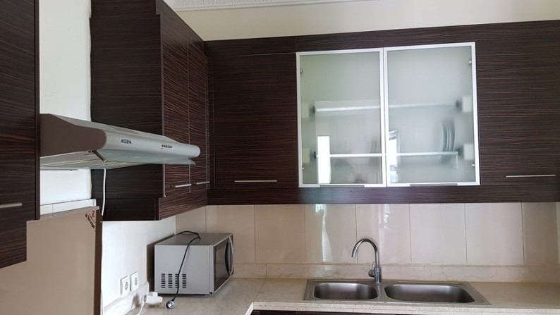 For rent, very Cheap!!! Very good !! Senayan Residence Apt 2 Bedroom.