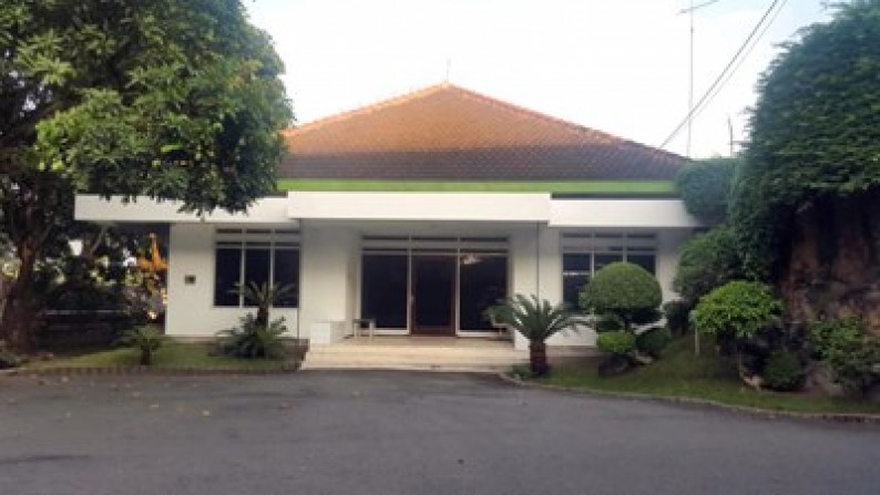 Ex. Gudang Tembakau, ada Kantor nya, 3 K.Tidur + 2K.Mandi, Lokasi Strategis, Nol Jalan Raya Propinsi - YA -