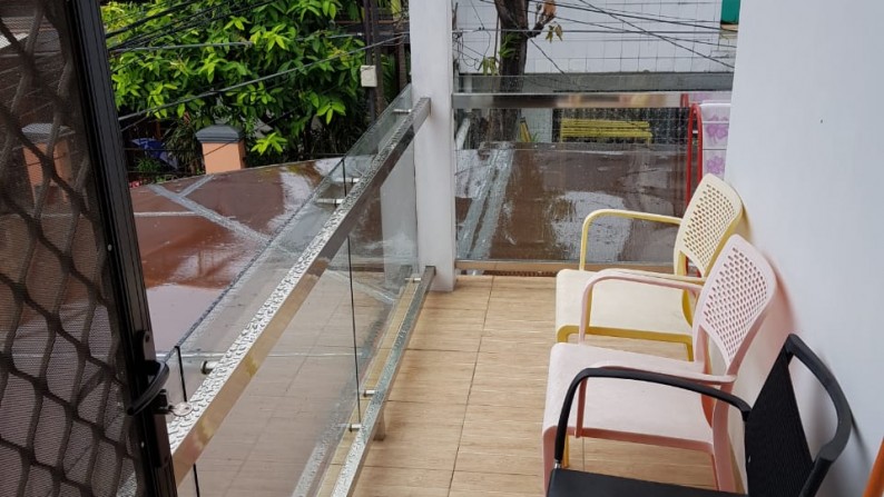 Dijual Rumah Hoek di daerah Green Ville, Jakarta Barat