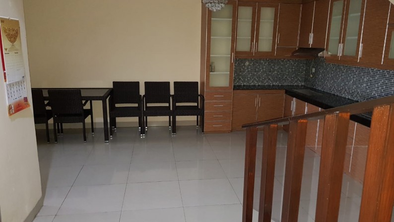 Dijual Rumah Hoek di daerah Green Ville, Jakarta Barat