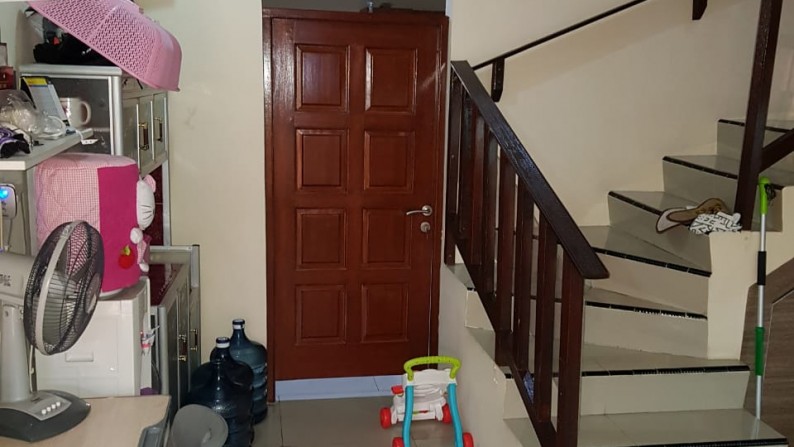 Dijual Rumah Hoek di daerah Green Ville, Jakarta Barat