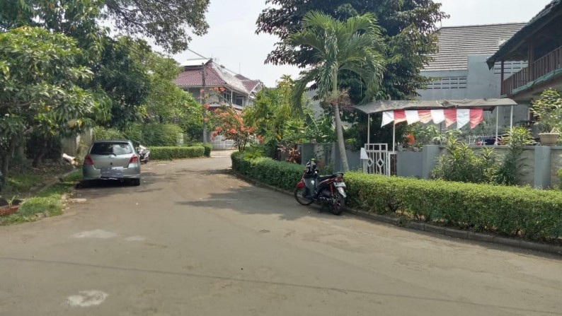 Rumah dgn Halaman yg luas, Hoek, jalan lebar, dlm Cluster Lokasi ok di Mertilang Bintaro Jaya 9