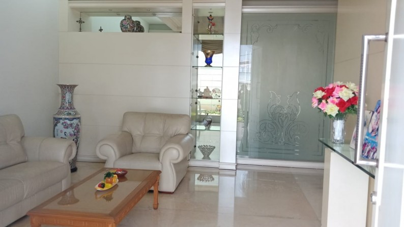 Dijual Rumah Bagus di Sunrise Garden, Jakarta Barat