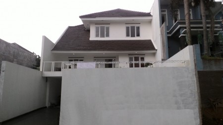 Dijual Rumah Minimalis Setraduta Cemara