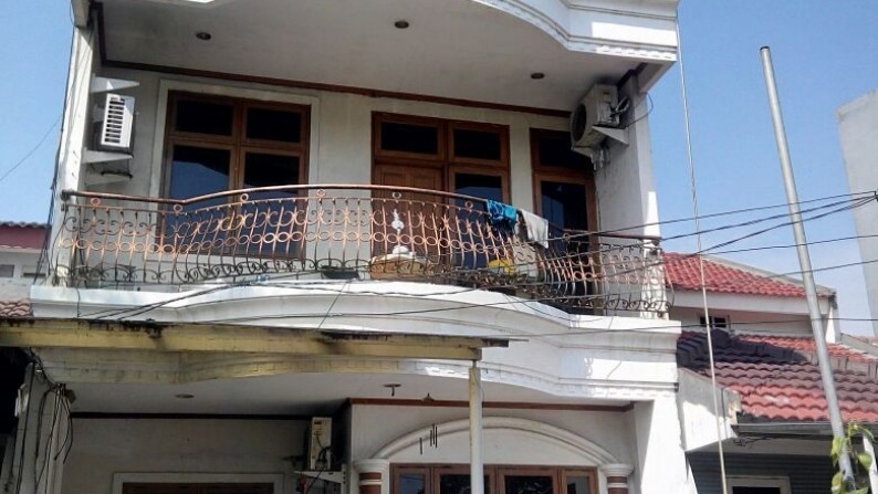 Rumah 3 Lantai Di Kelapa Gading