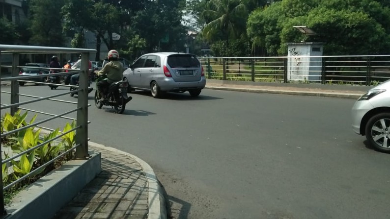 Rumah siap huni,lokasi oke,jalan lebar di Bintaro Jaya 7