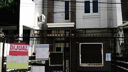 Dijual rumah di Taman Cosmos, Jakarta Barat