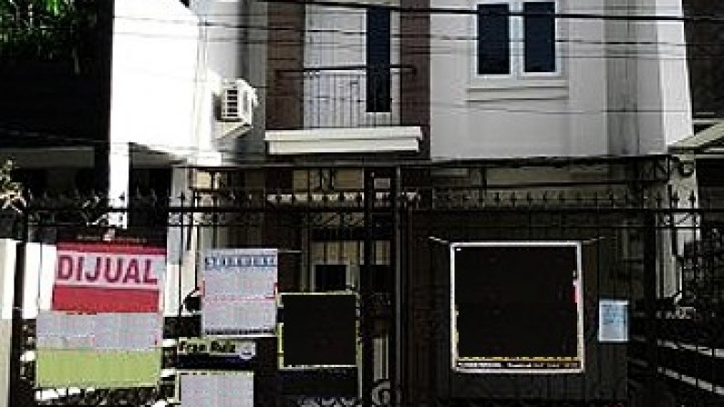 Dijual rumah di Taman Cosmos, Jakarta Barat