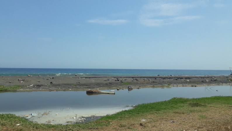 Beachfront 1,9 ha at Siyut Beach, 5 min to Safari Park