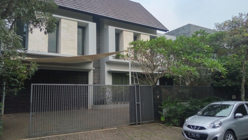 Rumah Mewah 2 lantai Hoek,Harga murah dan Nego di Bukit Golf Terrace BSD Tangsel.