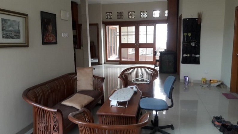 Dijual Rumah Cantik Tanah Ngantong di lebakbulus