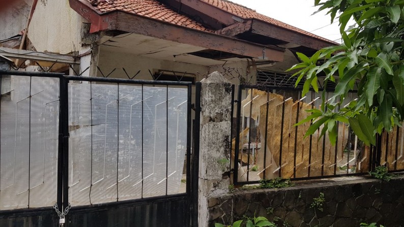 Dijual Rumah hook Nyaman Tengah Kota Jakarta Selatan Hitung Tanah Jalan Dempo