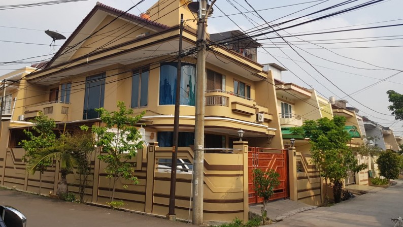 Dijual Rumah di Green Garden, Jakarta Barat