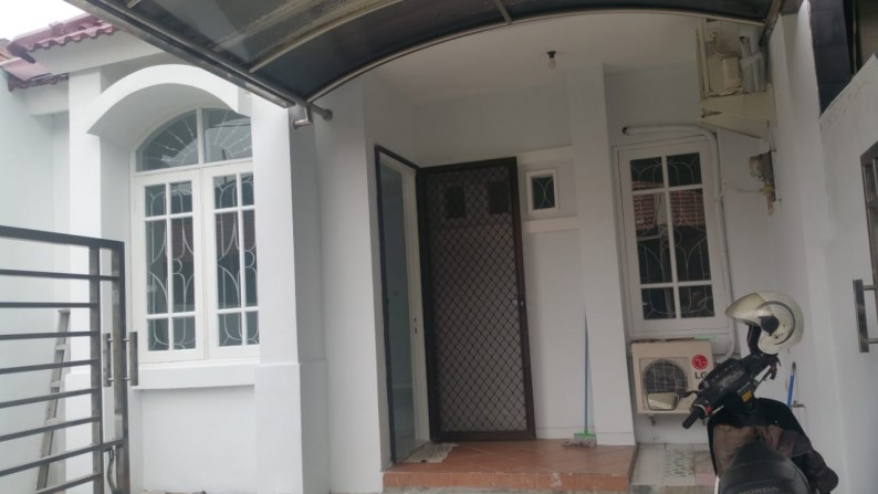 Sewa rumah di pakuwon city murah dekat ITS