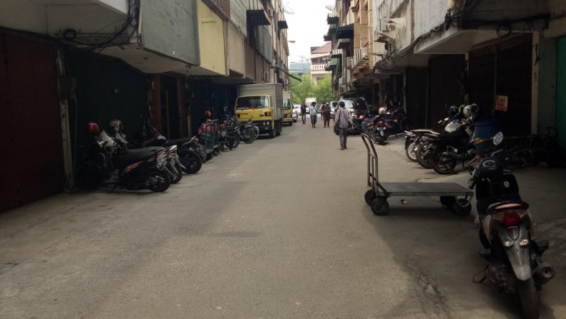 Ruko Gandeng 4 lantai cocok untuk kantor ,gudang di Bandengan Jakarta Utara