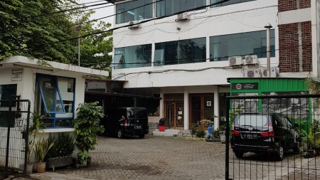 Di Jual Gedung siap pakai, cocok untuk invest dan usaha di RC Veteran Bintaro